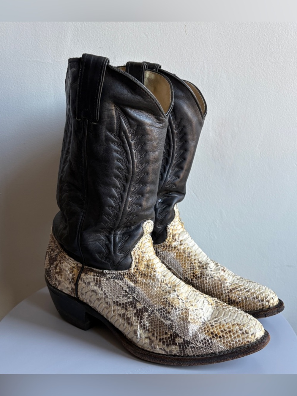 Vintage ABILENE Cowboy Boots. Sz 9.5D. Black Leather Exotic Python Rockabilly